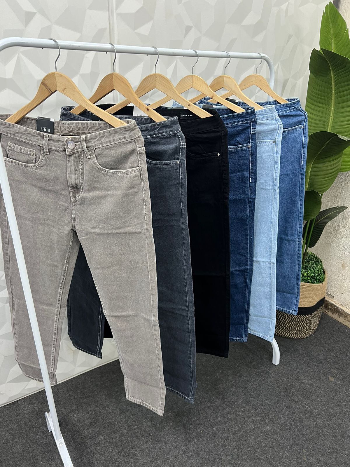 Carrot fit ankle length jeans ( light blue )