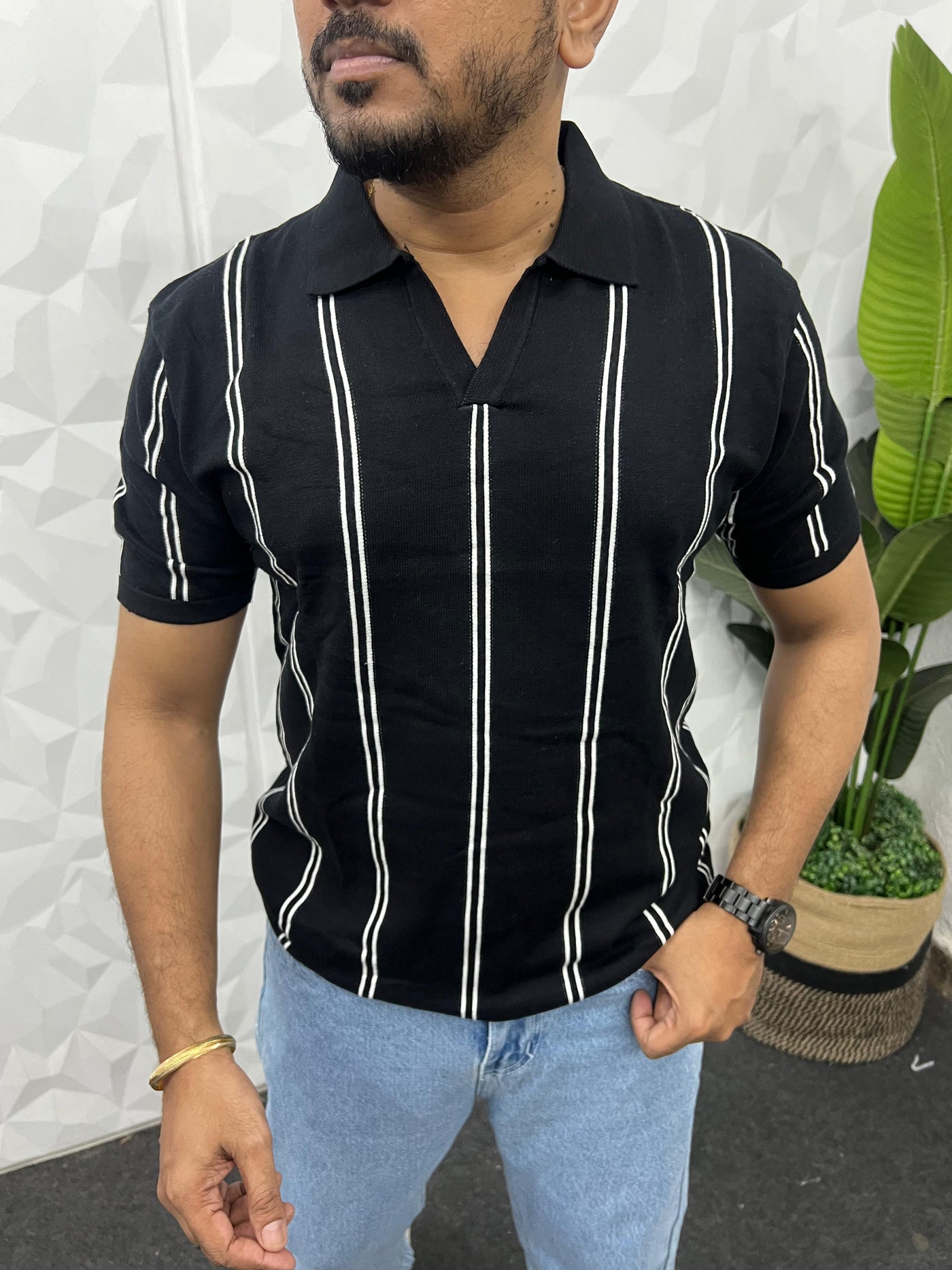 Stylish knitted polo t-shirt