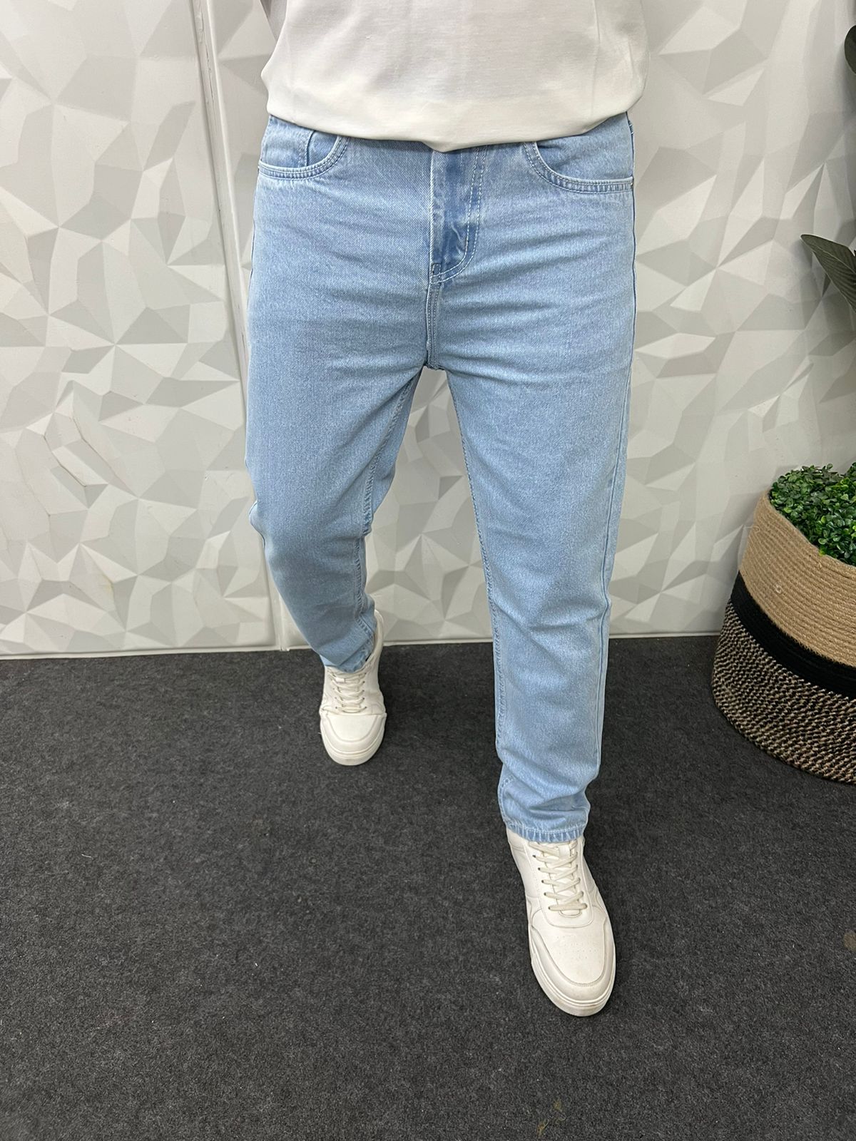 Carrot fit ankle length jeans ( light blue )