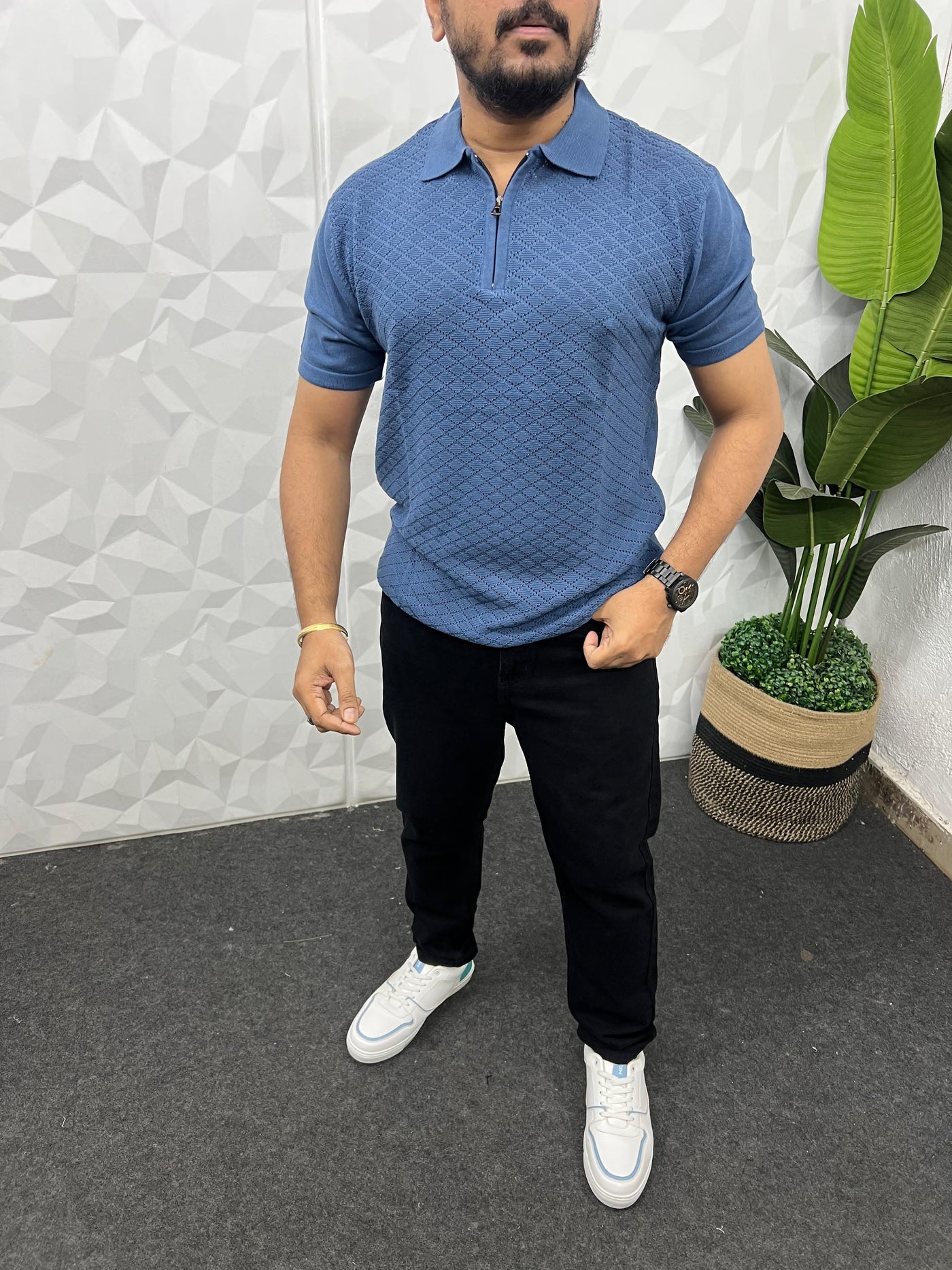 Stylish knitted polo t-shirt
