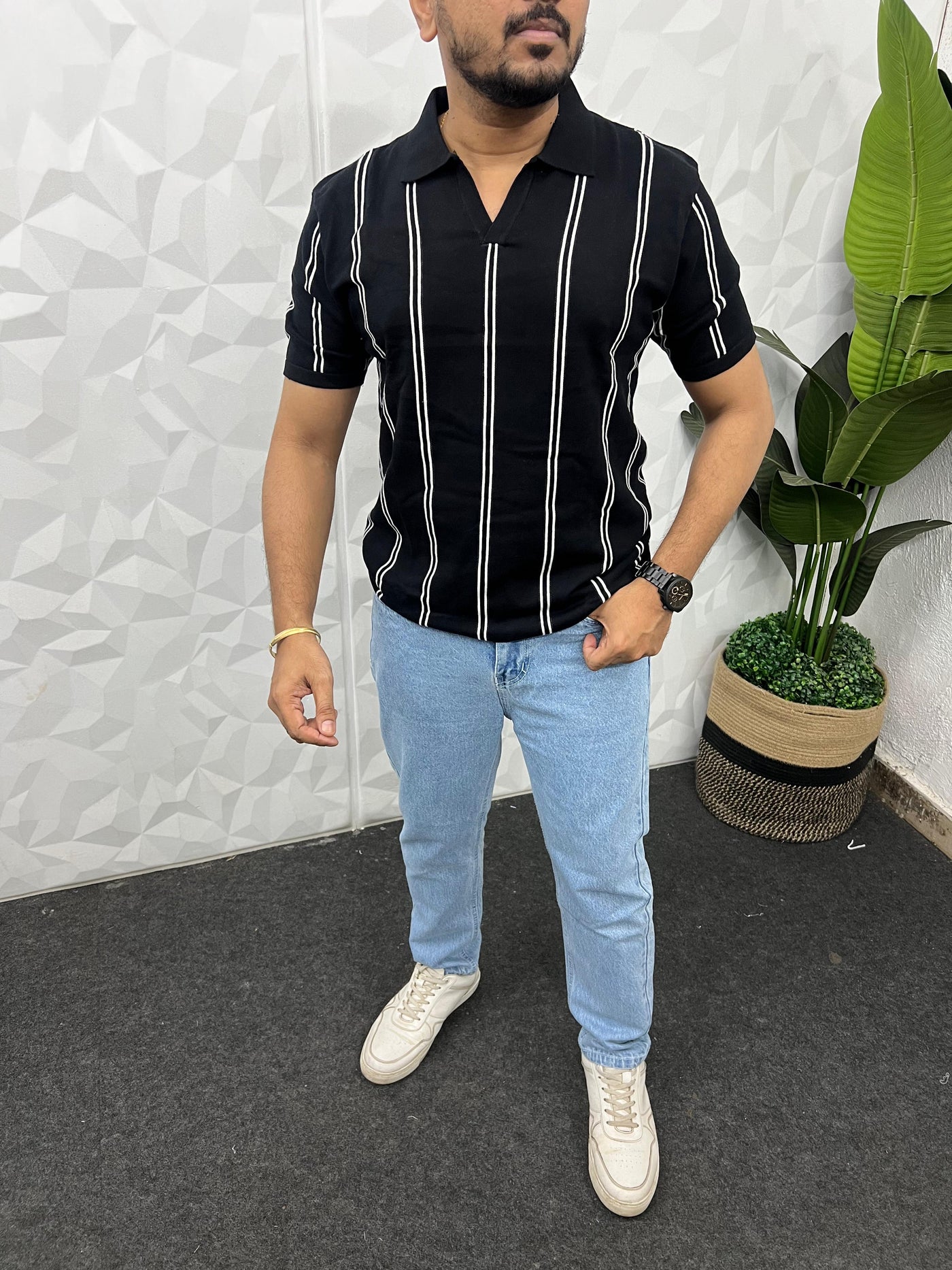 Stylish knitted polo t-shirt