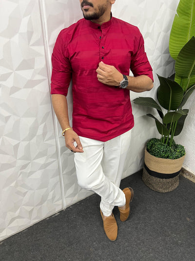 Short kurta in horizontal self patta