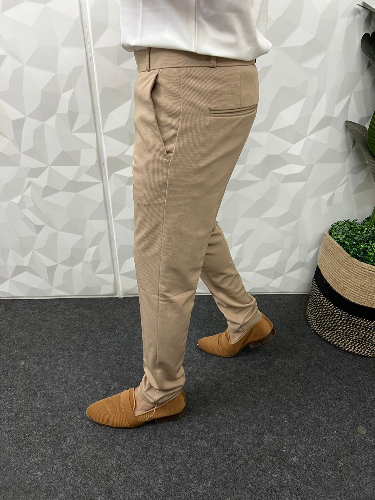 Peanut fabric ankle trouser ( Tan brown )