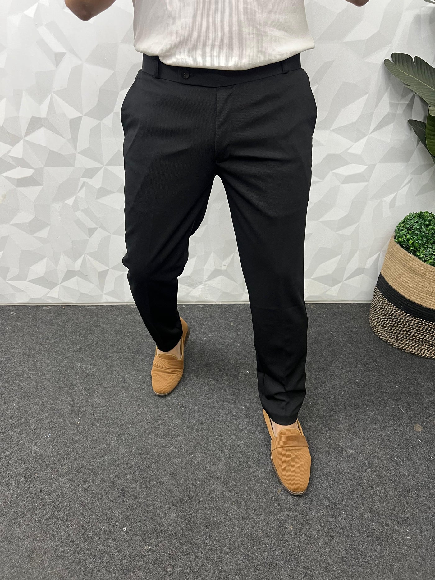 Peanut fabric ankle trouser ( Black )