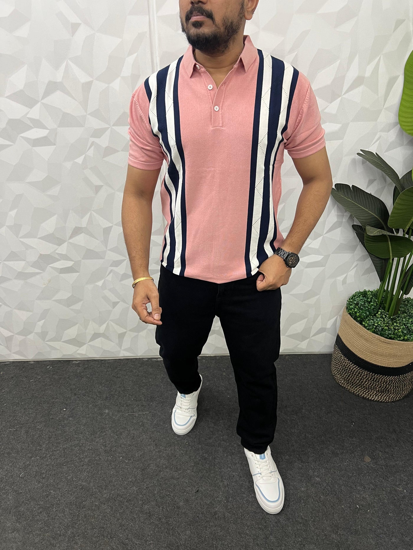 Stylish knitted polo t-shirt