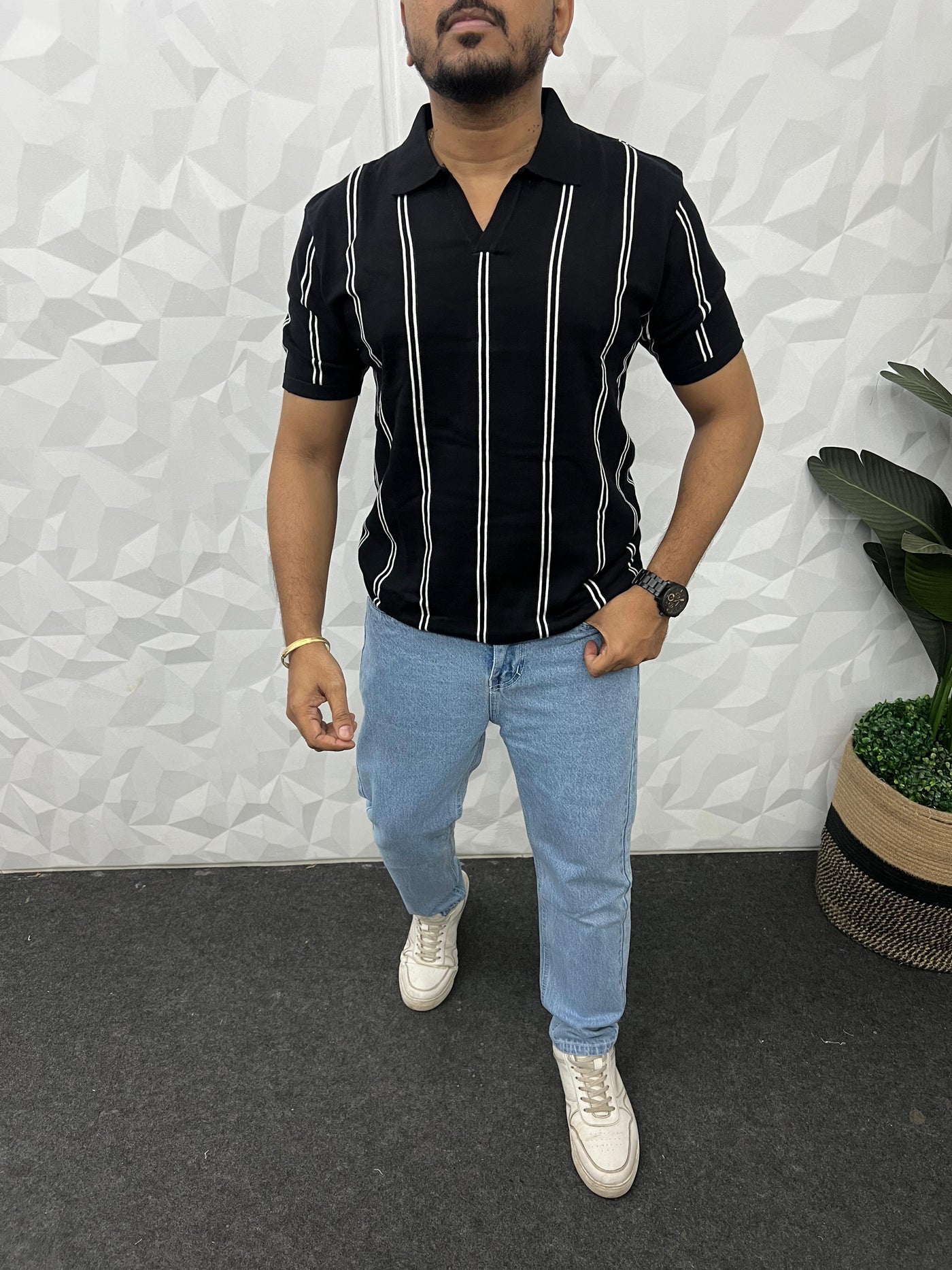 Stylish knitted polo t-shirt