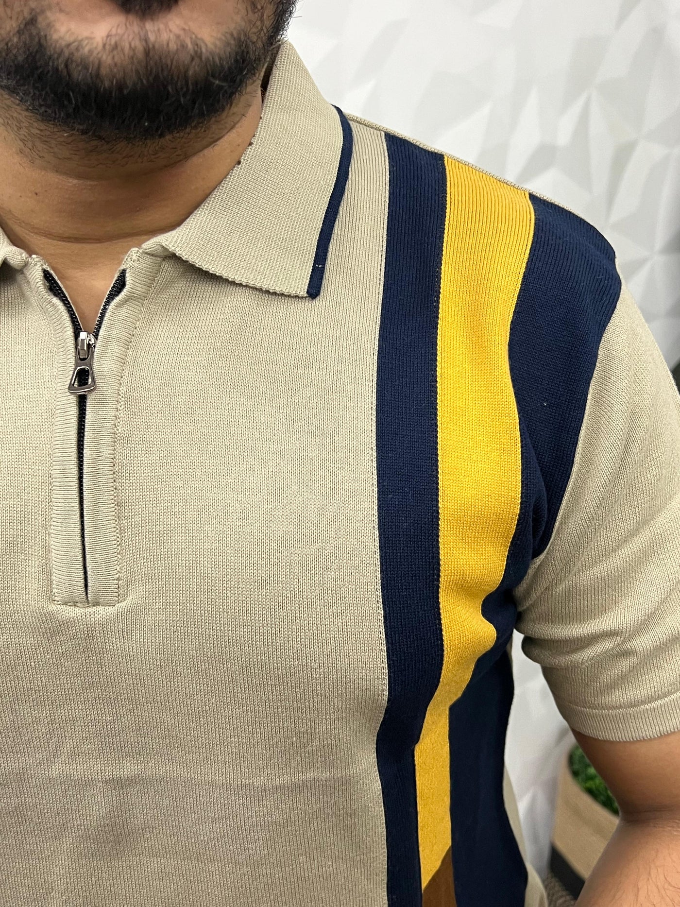 Stylish knitted polo t-shirt
