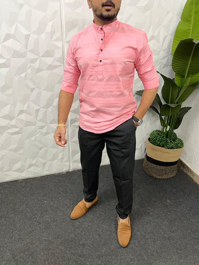 Short kurta in horizontal self patta