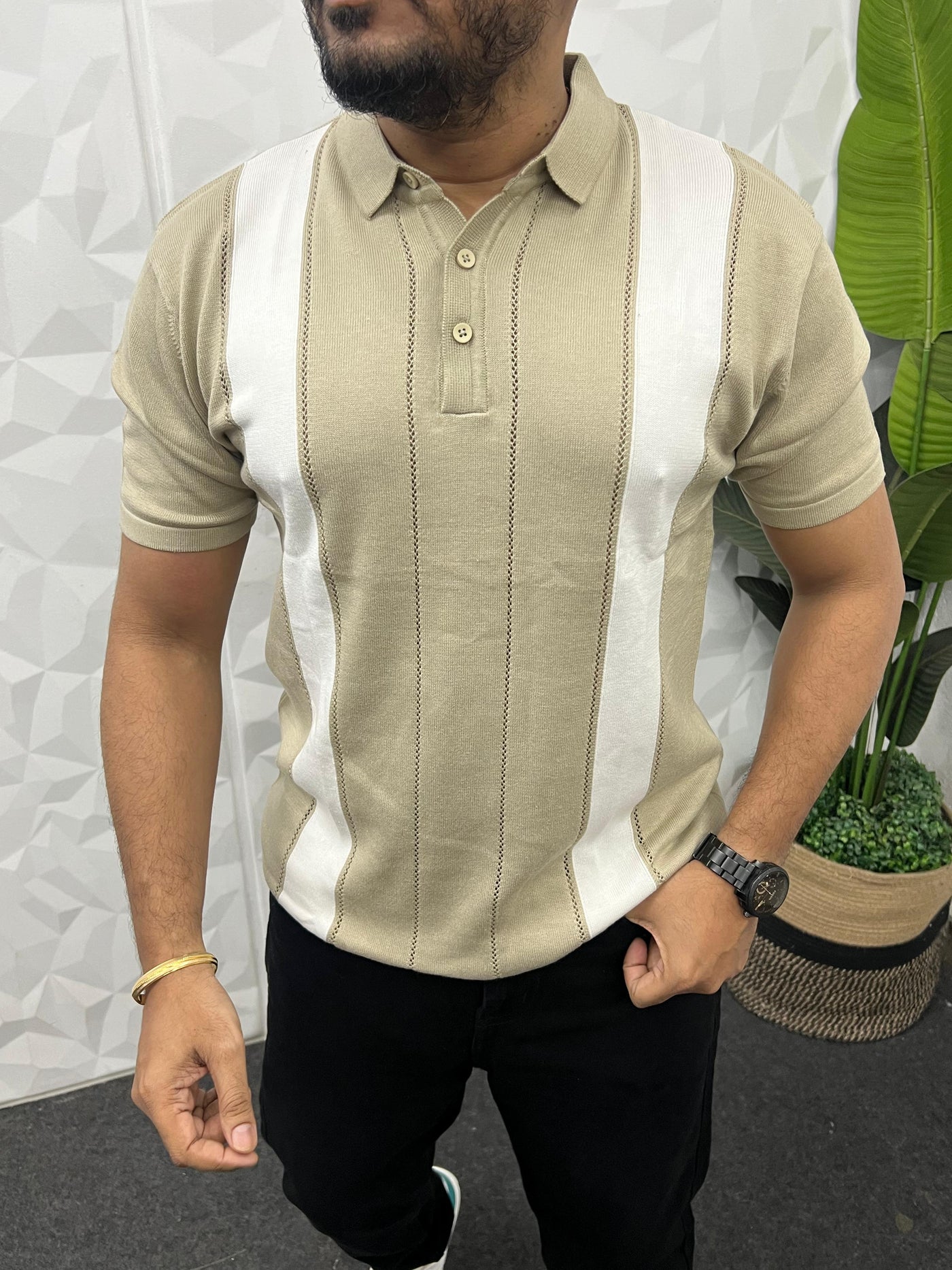 Stylish knitted polo t-shirt
