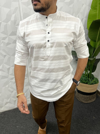 Short kurta in horizontal self patta
