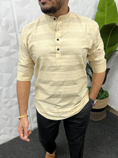 Short kurta in horizontal self patta