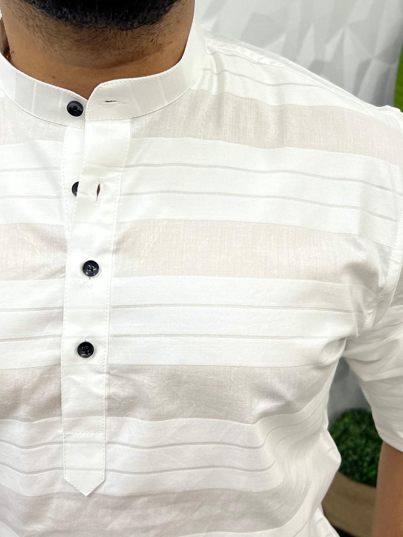 Short kurta in horizontal self patta