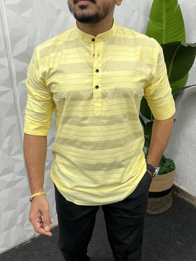 Short kurta in horizontal self patta