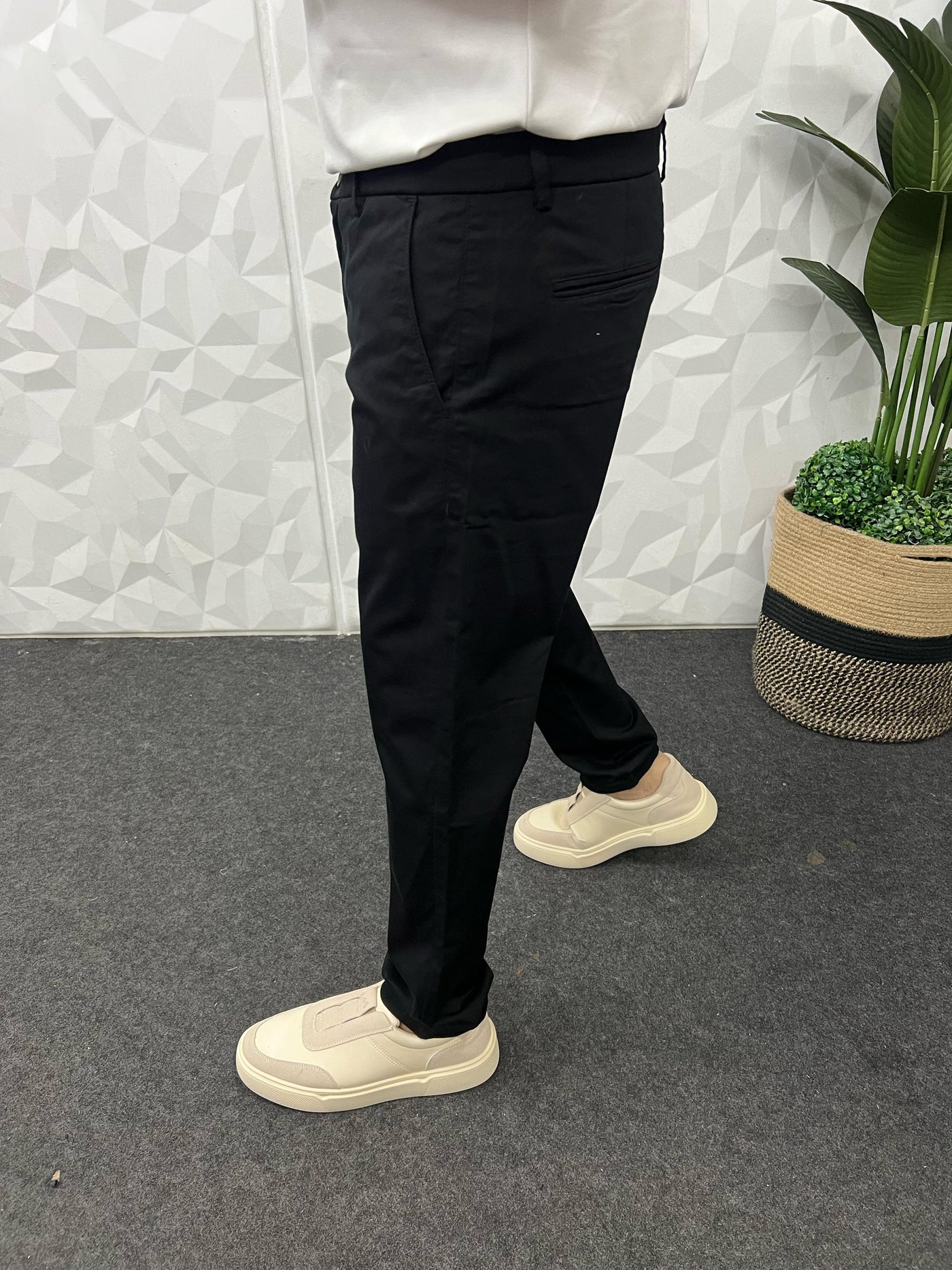 Cotton soft feel ankle chinos ( black )