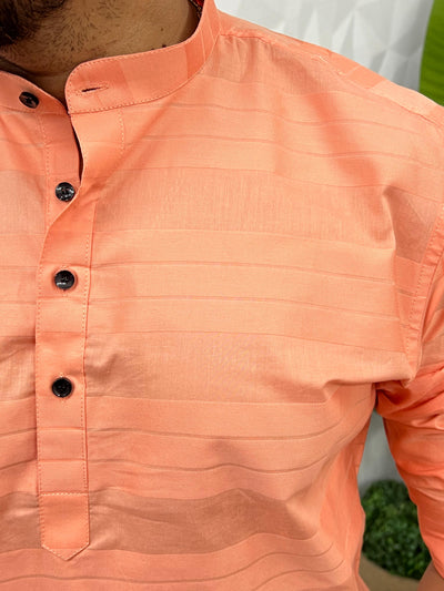 Short kurta in horizontal self patta