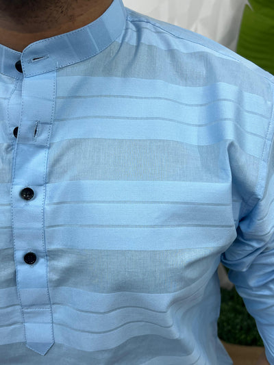 Short kurta in horizontal self patta