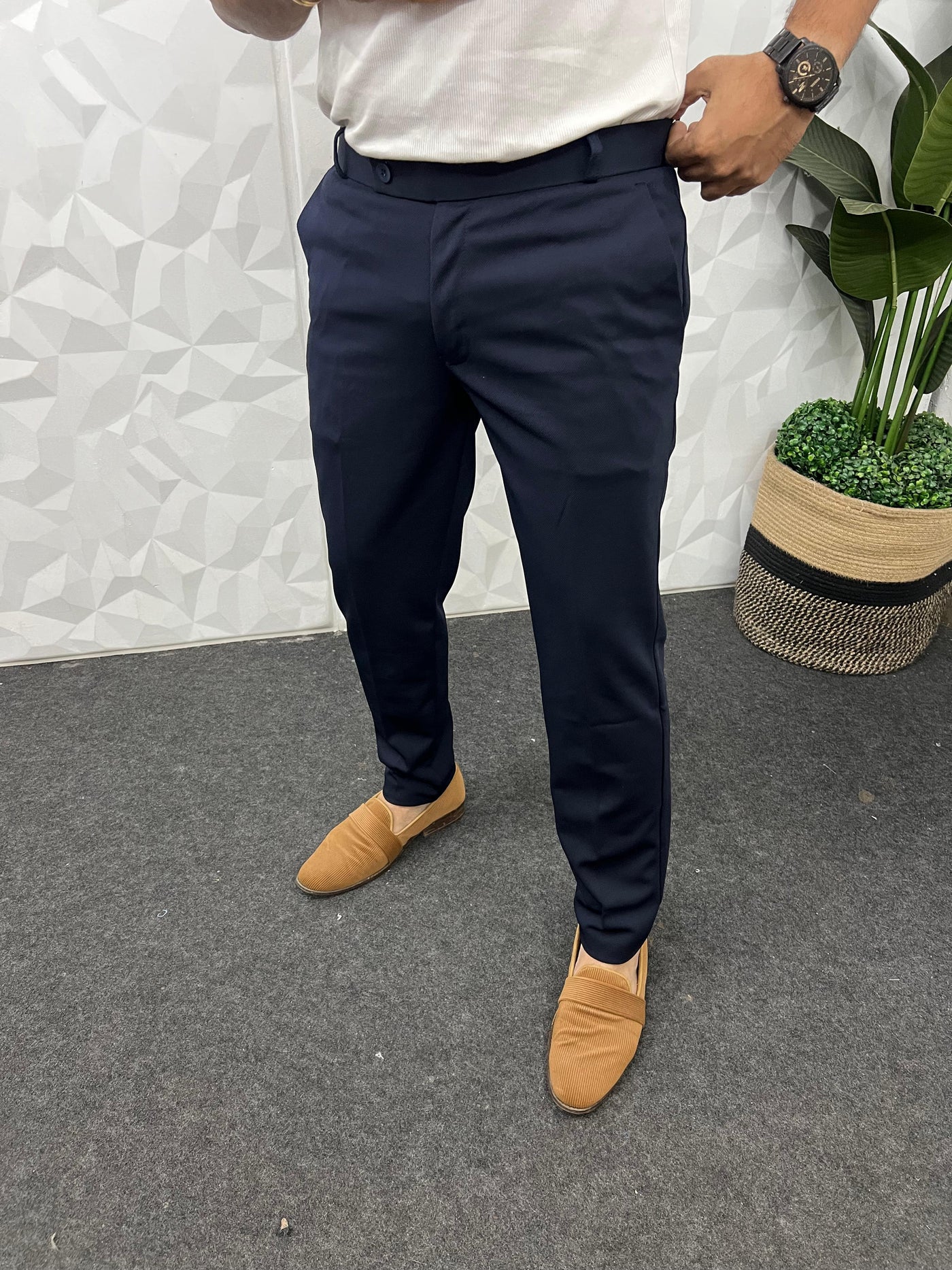 Peanut fabric ankle trouser ( Navy blue )