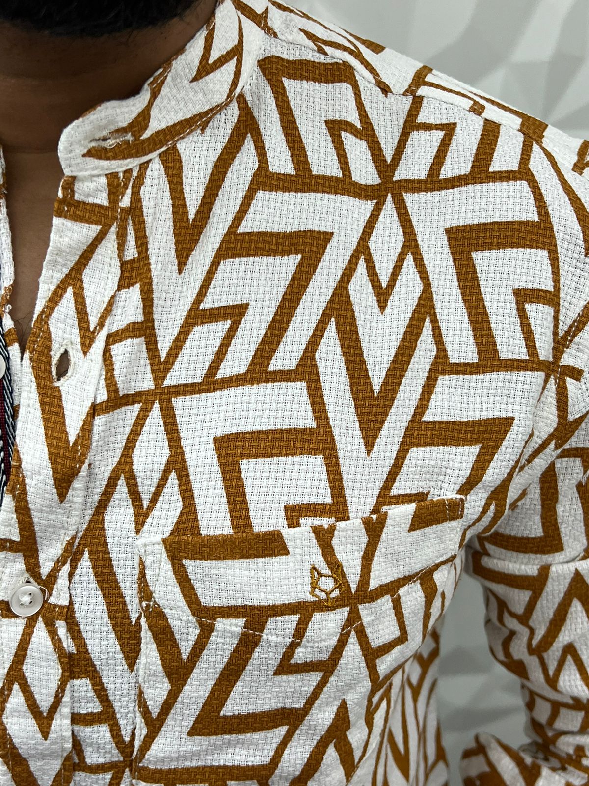 Mandarin collar abstract print shirt