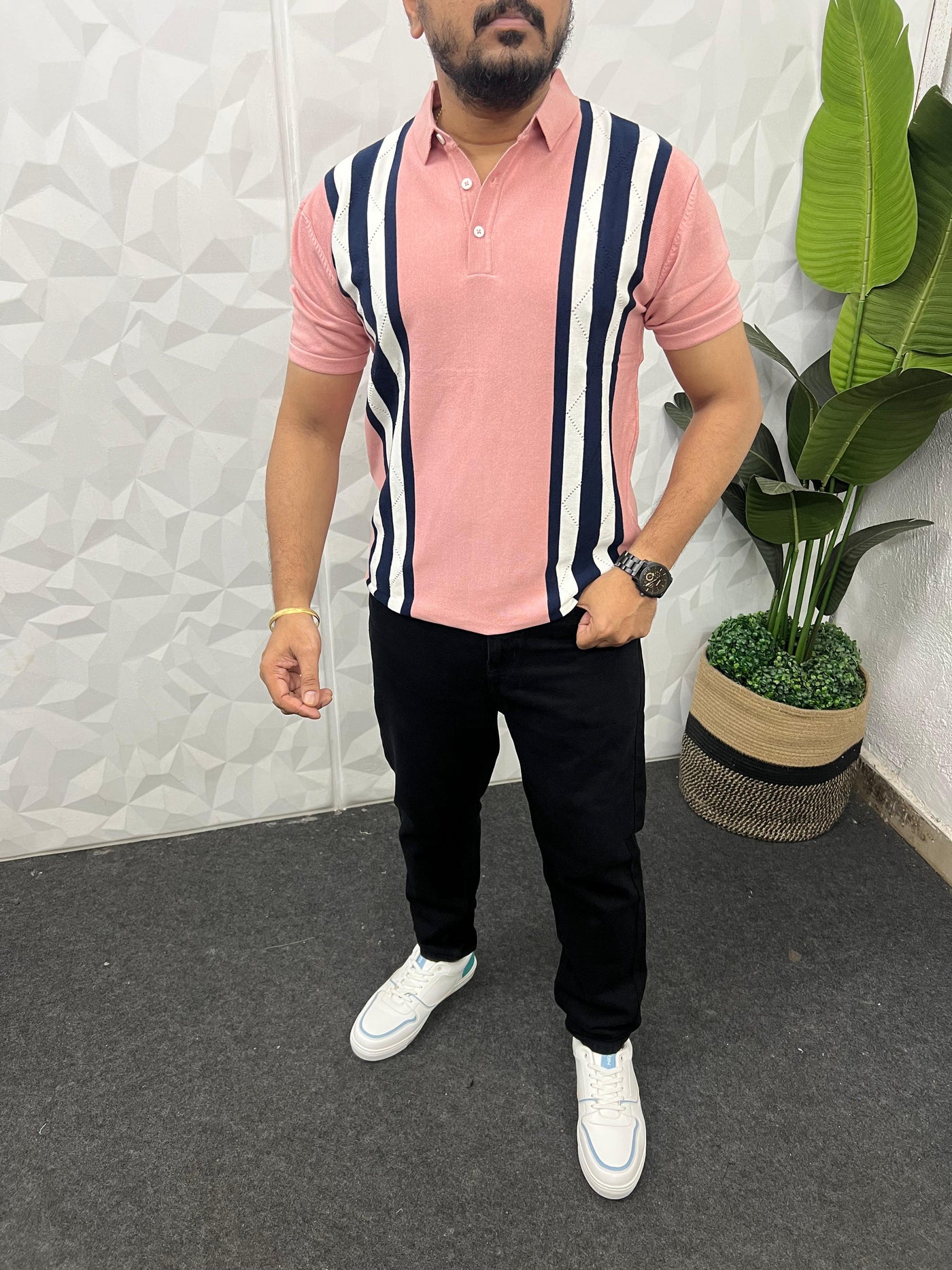 Stylish knitted polo t-shirt