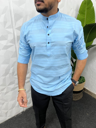 Short kurta in horizontal self patta